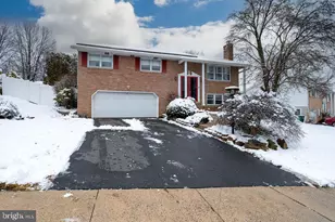 31 Hearthstone Dr, Reading, PA 19606 - Photo 1