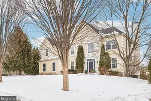 230 N Shadybrooke Dr, Douglassville, PA 19518 - Photo 2