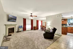1007 Bowman St, Reading, PA 19605 - Photo 2