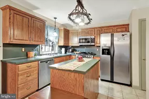 1007 Bowman St, Reading, PA 19605 - Photo 6