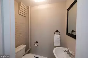 41 N Carroll St, Reading, PA 19611 - Photo 14