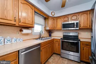 523 Mount Laurel Ave, Temple, PA 19560 - Photo 18