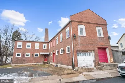 102 S Richmond Street, Fleetwood, PA 19522 - Photo 2