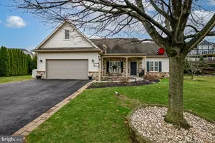 45 Thea Ct, Womelsdorf, PA 19567 - Photo 2