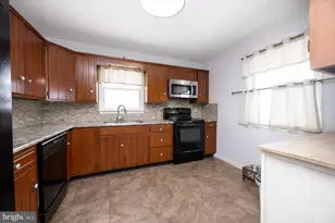 821 Colonial Dr, Birdsboro, PA 19508 - Photo 12