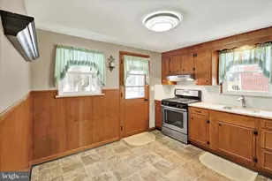 2013 Dennis Dr, Reading, PA 19601 - Photo 8