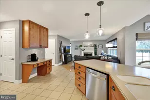 2508 John Henry Dr, Reading, PA 19608 - Photo 4