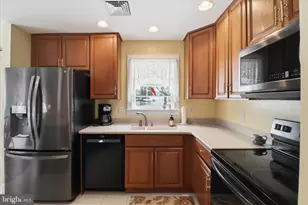 309 Charleston Ln, Reading, PA 19610 - Photo 8