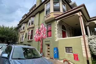 433 Windsor St, Reading, PA 19601 - Photo 2