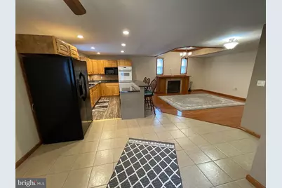 210 N Centre Avenue #APARTMENT A, Leesport, PA 19533 - Photo 4