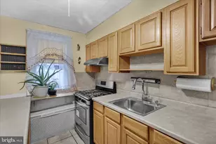 1212 Green St, Reading, PA 19604 - Photo 2