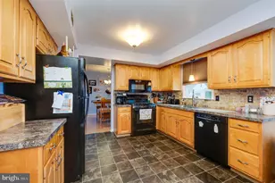 1326 Fredrick Blvd, Reading, PA 19605 - Photo 22