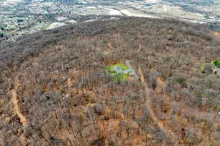 402 Mountainside Rd, Temple, PA 19560 - Photo 60
