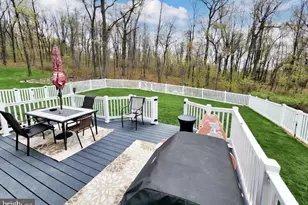 402 Mountainside Rd, Temple, PA 19560 - Photo 4