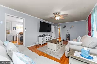 18 S Callowhill St, Topton, PA 19562 - Photo 6