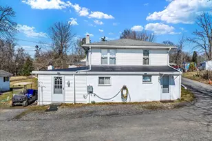 1086 Heffner Ln, Reading, PA 19605 - Photo 2