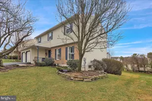 1860 S Mountain Dr, Reading, PA 19608 - Photo 4