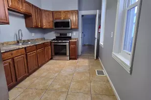 537 Windsor St, Reading, PA 19601 - Photo 6