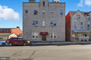 831 N 10th St, Reading, PA 19604 - Photo 1
