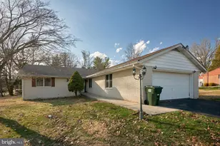 884 Ahrens Rd, Reading, PA 19606 - Photo 2