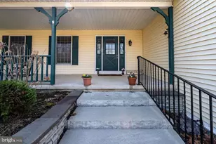 23 Cliff Side Ln, Wernersville, PA 19565 - Photo 4