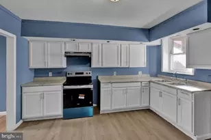 70 N Centre Ave, Leesport, PA 19533 - Photo 10