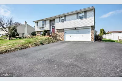 672 W Spring Street, Fleetwood, PA 19522 - Photo 2