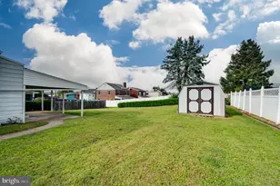 209 Carroll St, Reading, PA 19611 - Photo 6