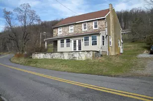 405 Oysterdale Rd, Boyertown, PA 19512 - Photo 2