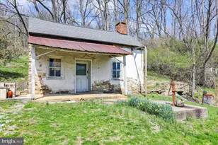 405 Oysterdale Rd, Boyertown, PA 19512 - Photo 4