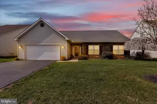 162 N Cacoosing Dr, Reading, PA 19608 - Photo 2