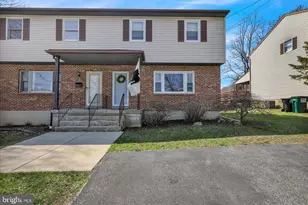 106 Oak Ln, Reading, PA 19606 - Photo 2