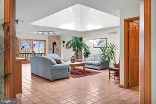 418 Mountainside Rd, Temple, PA 19560 - Photo 12