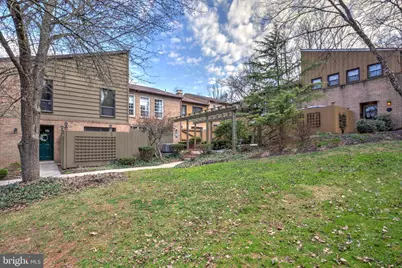 165 Oakmont Court, Reading, PA 19607 - Photo 2