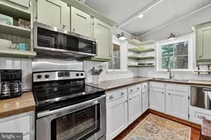 244 E Old Philadelphia Pike, Douglassville, PA 19518 - Photo 8