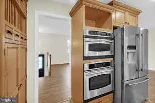 2 Courtleigh Pl, Reading, PA 19606 - Photo 6