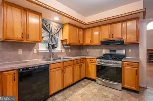 76 Hope Cir, Mohrsville, PA 19541 - Photo 4