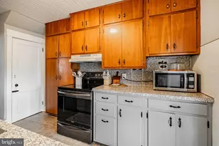 36 Fairview St, Boyertown, PA 19512 - Photo 8