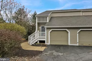 2028 Meadow Glen, Wyomissing, PA 19610 - Photo 4