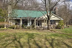 211 Orchard Rd, Fleetwood, PA 19522 - Photo 2