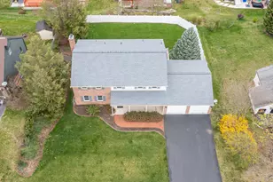 37 Estates Dr, Reading, PA 19606 - Photo 6