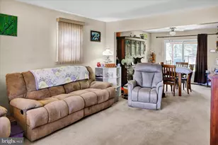 504 E Linden St, Fleetwood, PA 19522 - Photo 4