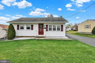 231 Beckley St, Wernersville, PA 19565 - Photo 2