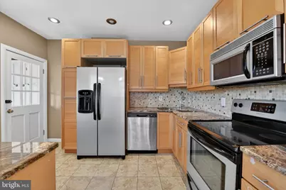 2542 Cleveland Avenue, Reading, PA 19609 - Photo 2