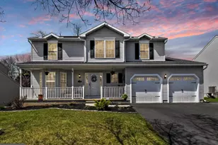 113 Clarion Dr, Douglassville, PA 19518 - Photo 2