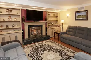 7451 Valley View Ln, Reading, PA 19606 - Photo 8