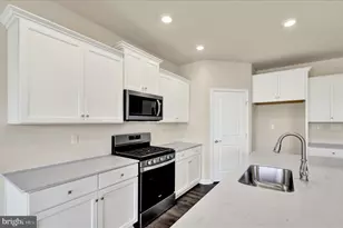 114 Teaberry Ct, Reading, PA 19608 - Photo 10