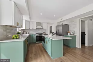 209 N Sandy Ln, Reading, PA 19608 - Photo 6