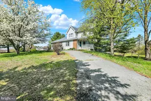 16 Linden Dr, Hamburg, PA 19526 - Photo 2