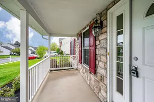 4985 Thornbury Cir, Douglassville, PA 19518 - Photo 6